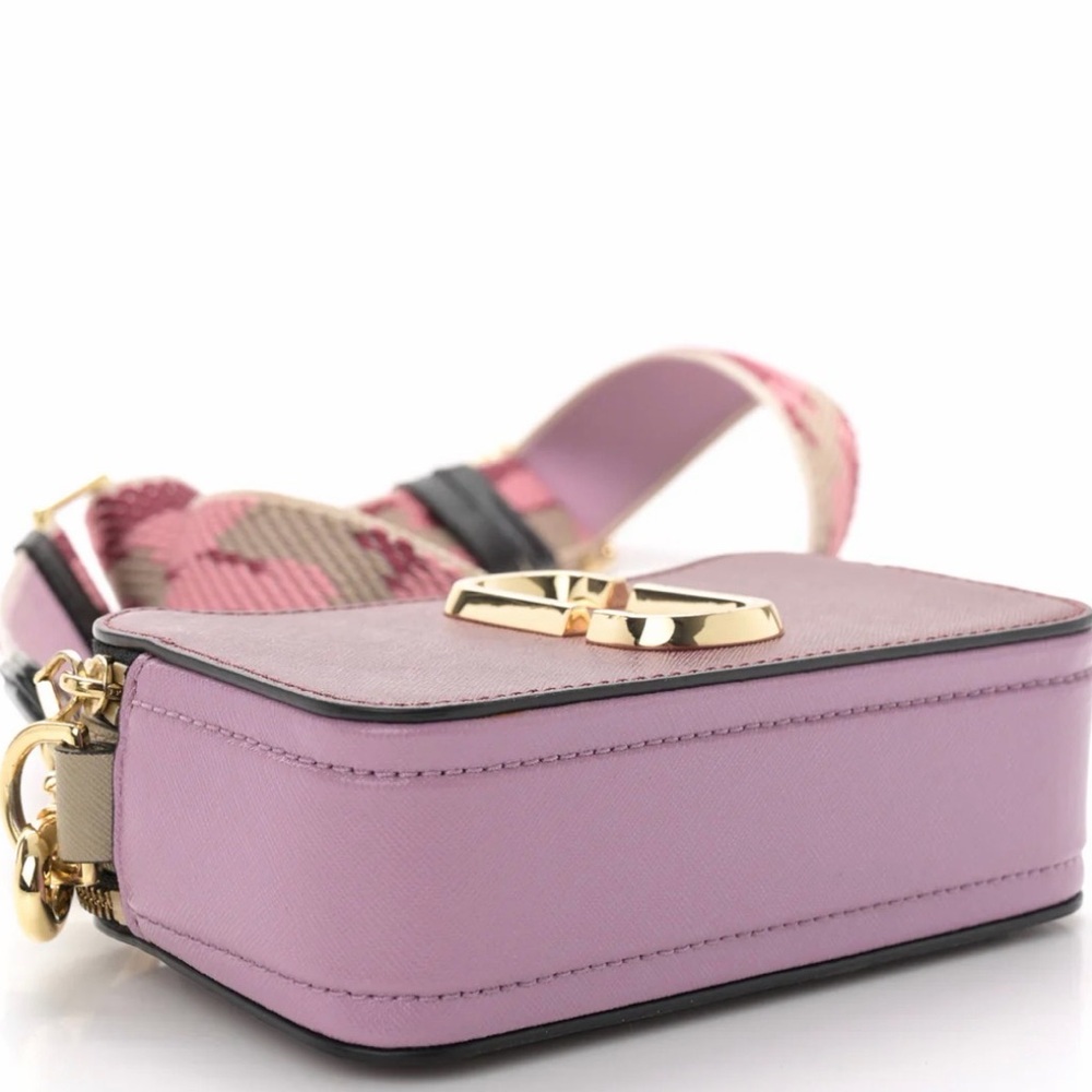 MARC JACOBS
Saffiano Small Snapshot Camera Bag Burgundy Pink - Picture 4 of 6